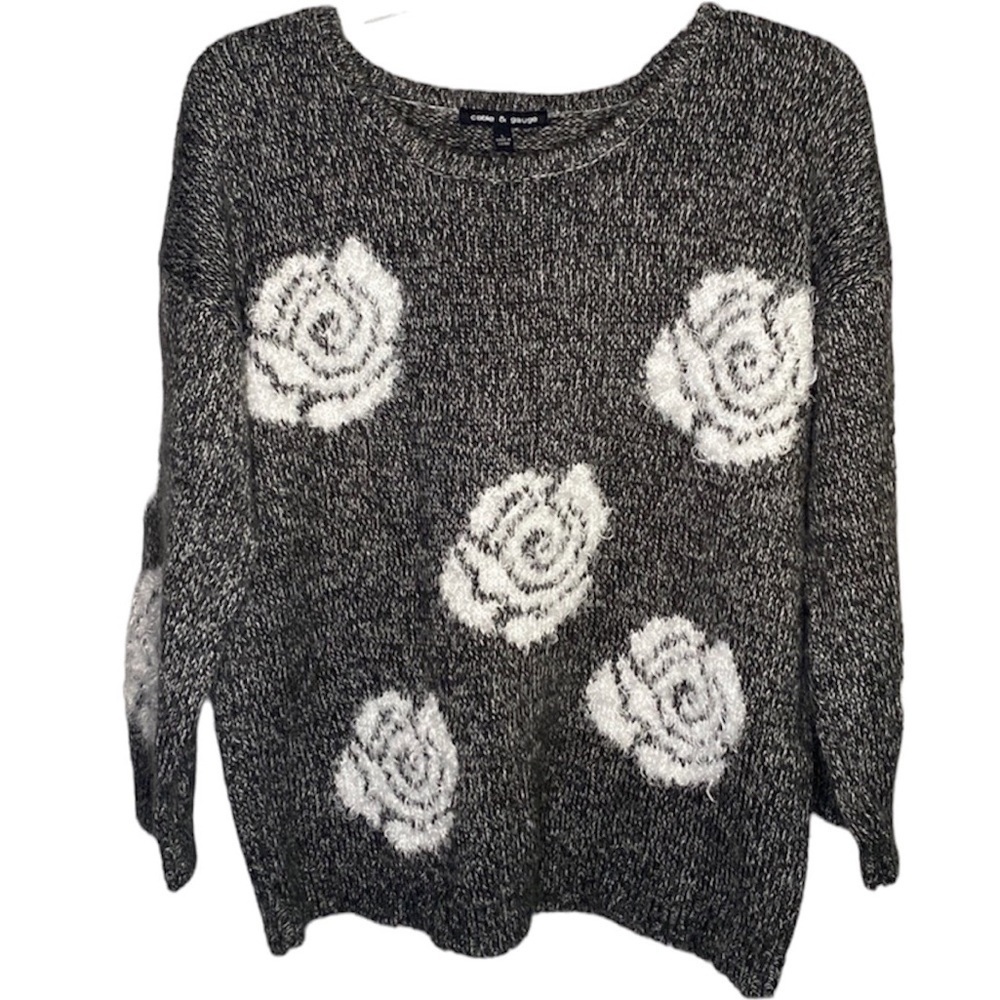 Cable & Gauge Size L Gray White Eyelash Roses Sweater